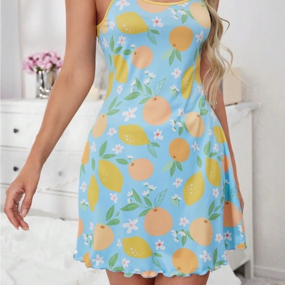 Lemon Nightgown by SilkRose - Picture 12 of 13